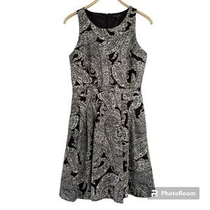 Banana Republic Dress Women’s Size 10 Sleeveless Fit & Flare Paisley Pockets NWT